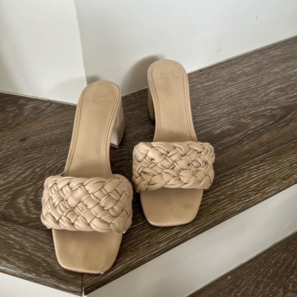 Marc Fisher woven leather crème/beige heeled sandals